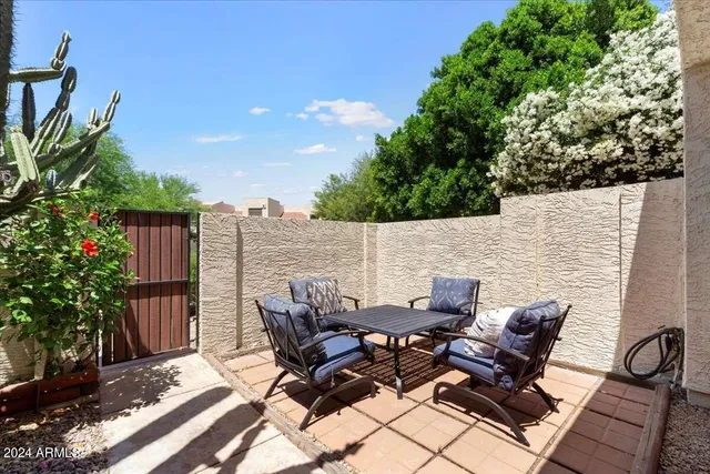 $2,300 | 9808 North 6th Street, Phoenix, AZ 85020