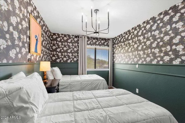 $2,300 | 9808 North 6th Street, Phoenix, AZ 85020