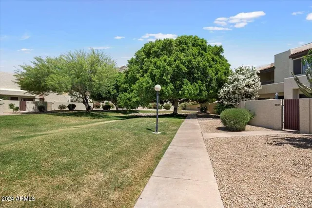$2,300 | 9808 North 6th Street, Phoenix, AZ 85020