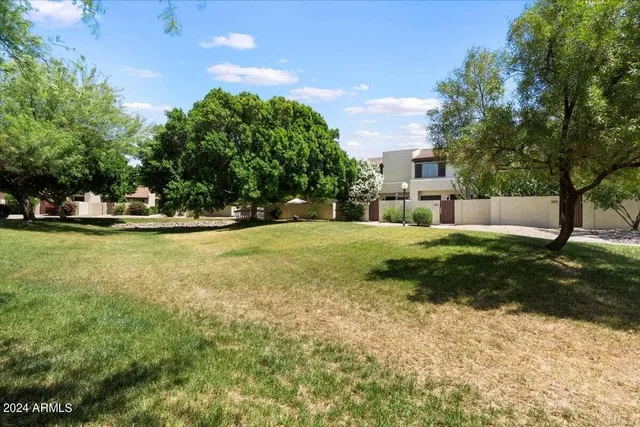 $2,300 | 9808 North 6th Street, Phoenix, AZ 85020