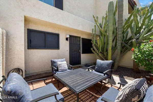 $2,300 | 9808 North 6th Street, Phoenix, AZ 85020