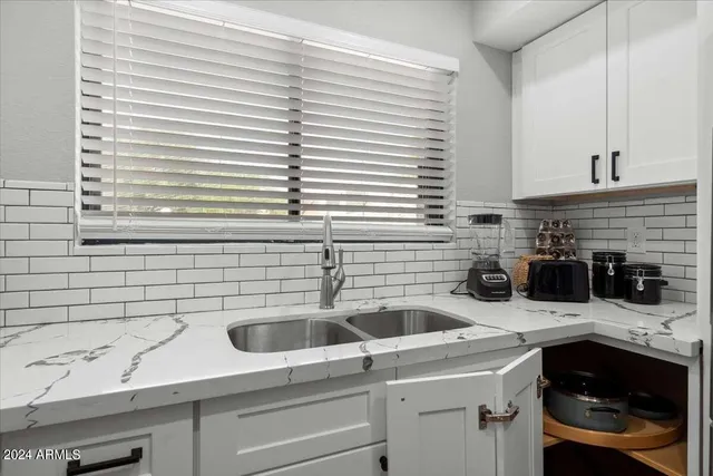 $2,300 | 9808 North 6th Street, Phoenix, AZ 85020