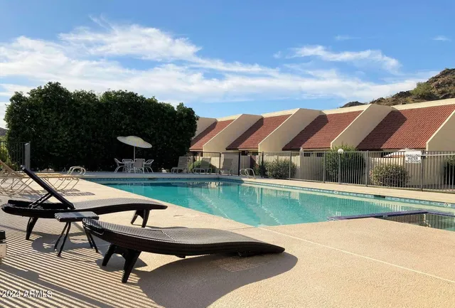 $2,300 | 9808 North 6th Street, Phoenix, AZ 85020