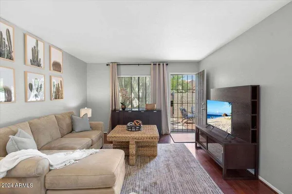 $2,300 | 9808 North 6th Street, Phoenix, AZ 85020