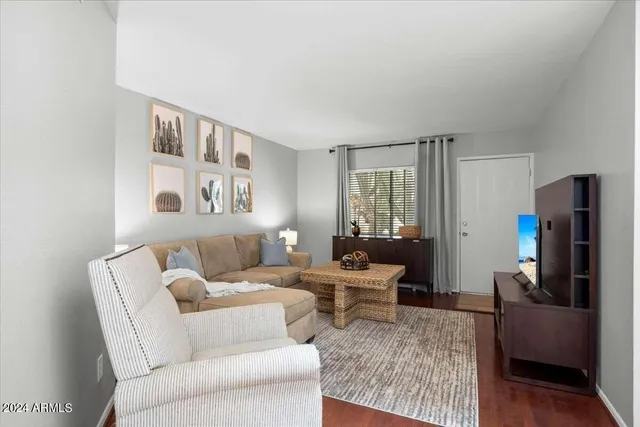 $2,300 | 9808 North 6th Street, Phoenix, AZ 85020