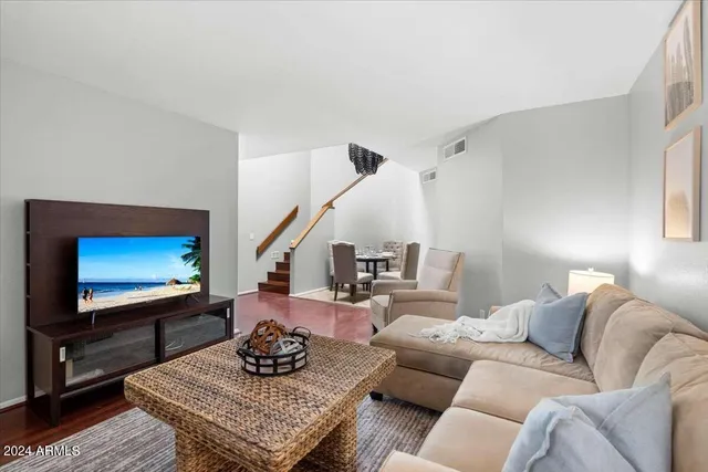 $2,300 | 9808 North 6th Street, Phoenix, AZ 85020