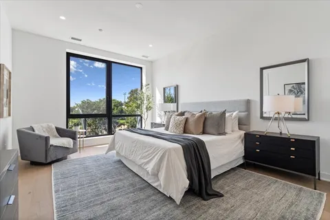 $1,899,000 | 1340 West Chestnut Street, Unit 301, Chicago, IL 60642