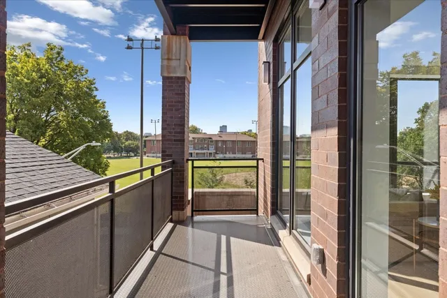 $1,899,000 | 1340 West Chestnut Street, Unit 301, Chicago, IL 60642