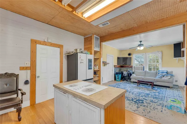 $1,500 | 20235 Engelmann Lane, Manor, TX 78653