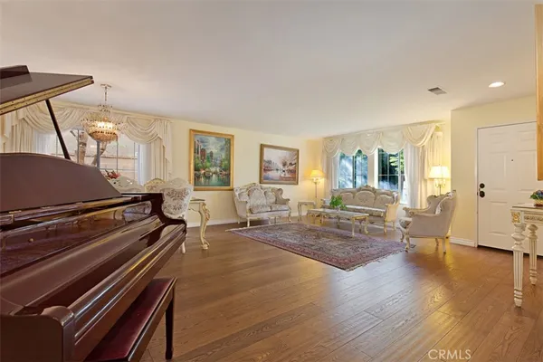 $6,800 | 19 Tennessee, Irvine, CA 92606