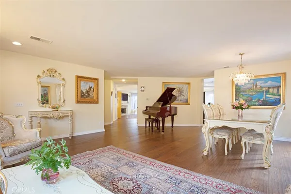 $6,800 | 19 Tennessee, Irvine, CA 92606