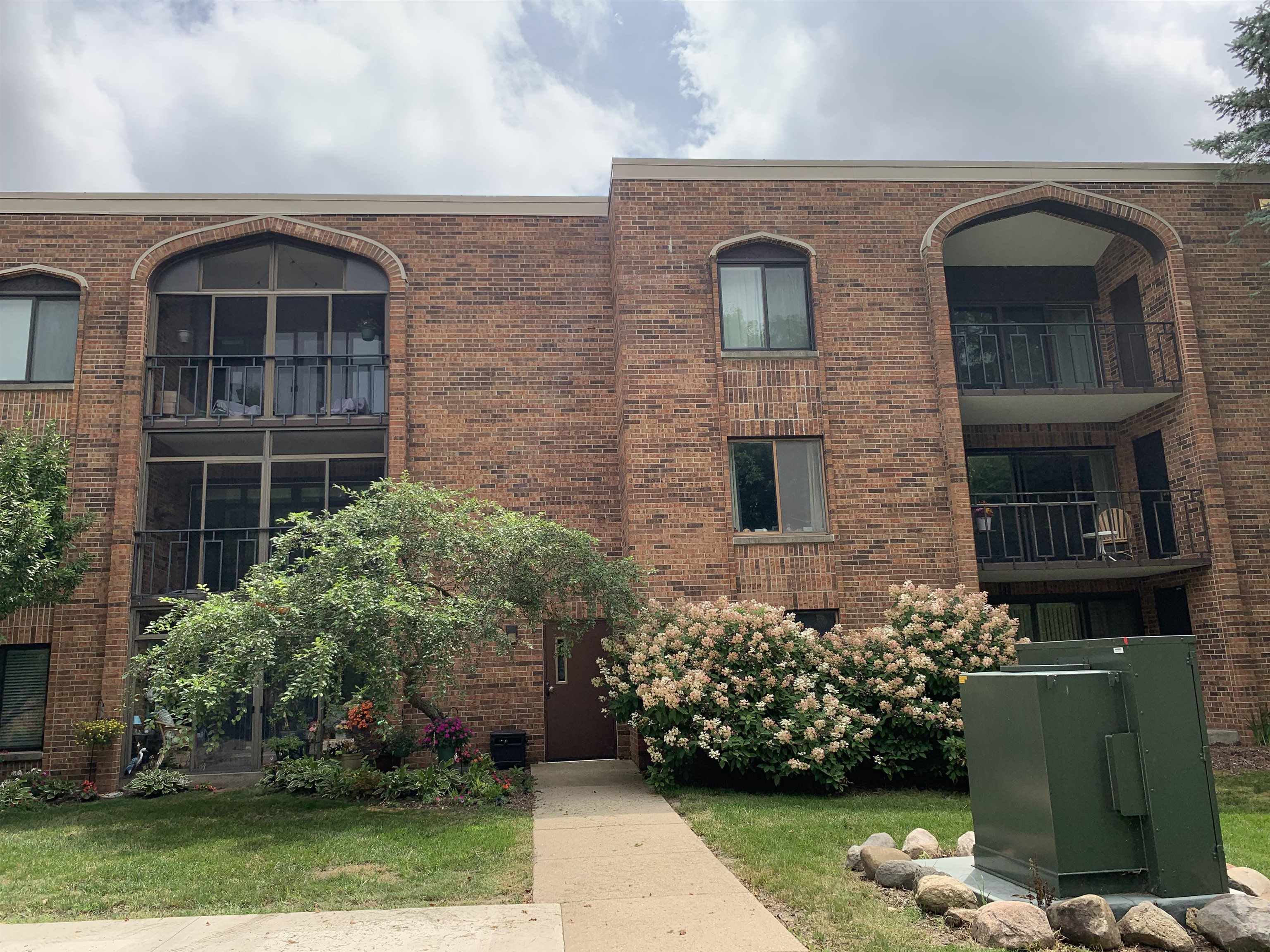 6302 Mineral Point Road, Unit 303 Madison, WI 53705 - Photo 6 of 40