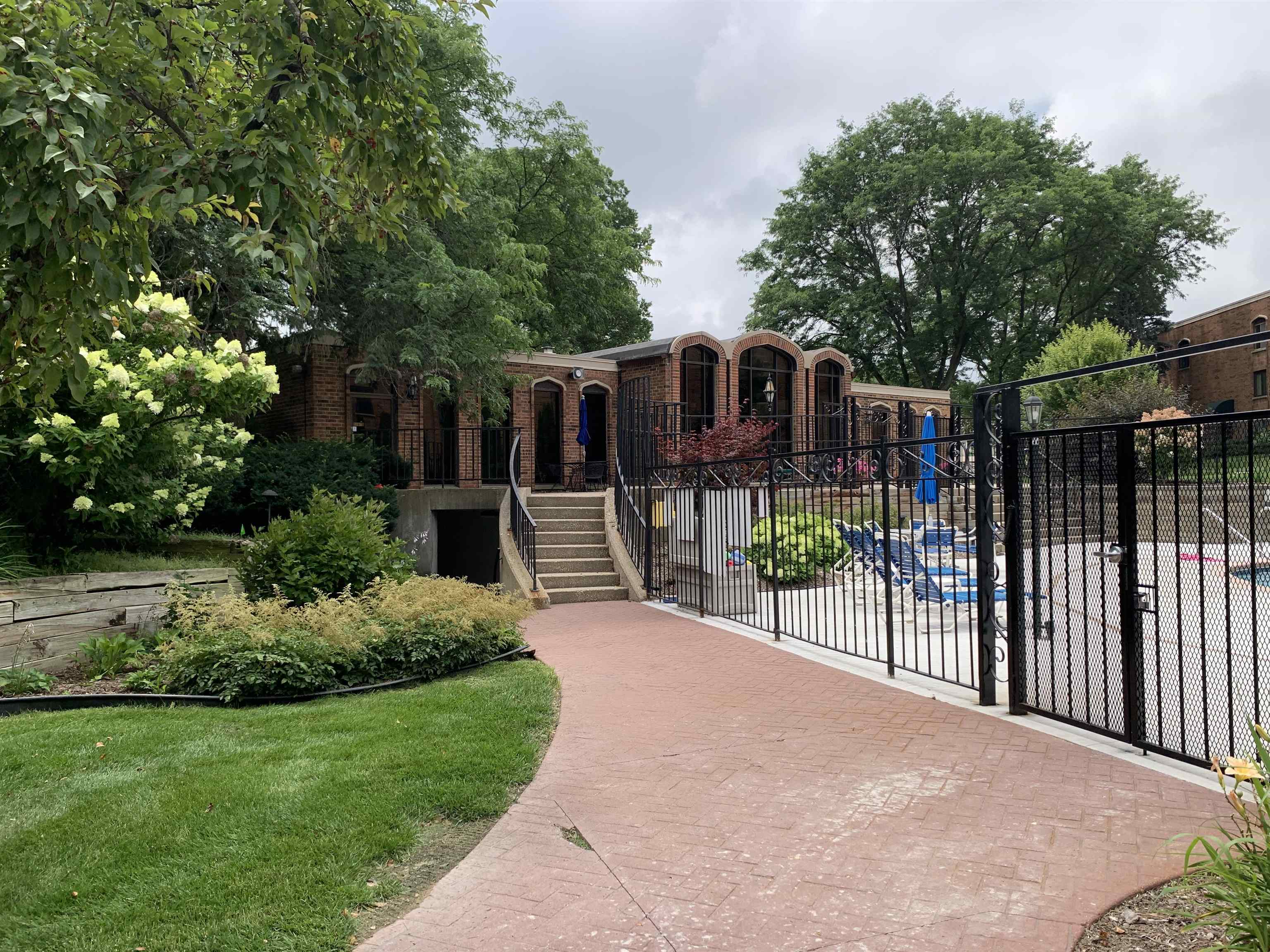 6302 Mineral Point Road, Unit 303 Madison, WI 53705 - Photo 9 of 40