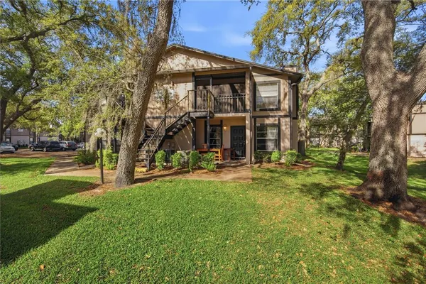 $1,595 | 4022 Tumble Wood Trail, Unit 201, Tampa, FL 33613