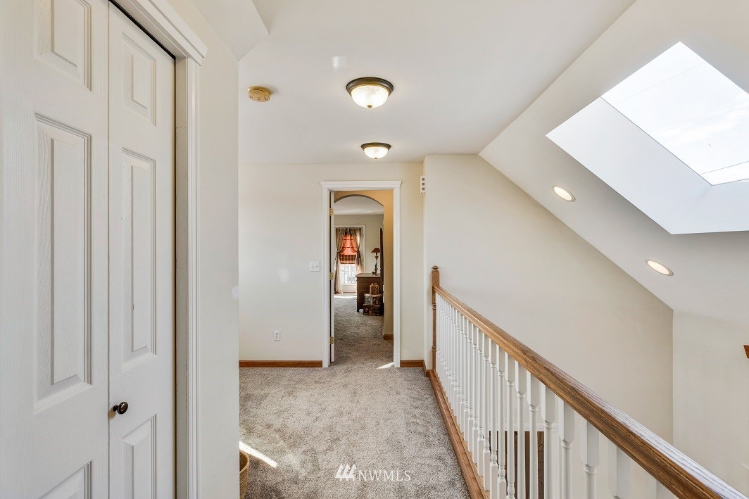 572 Windsor Place Northeast Renton, WA 98056 - Photo 13 of 25