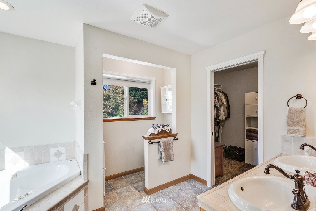 572 Windsor Place Northeast Renton, WA 98056 - Photo 20 of 25