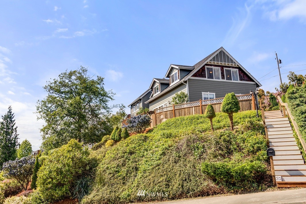 572 Windsor Place Northeast Renton, WA 98056 - Photo 4 of 25