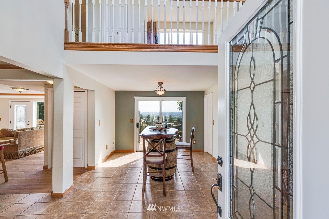572 Windsor Place Northeast Renton, WA 98056 - Photo 5 of 25