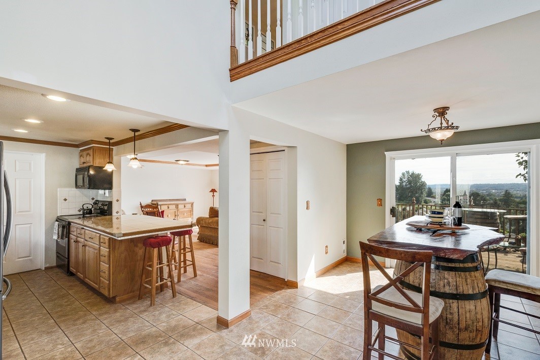 572 Windsor Place Northeast Renton, WA 98056 - Photo 6 of 25