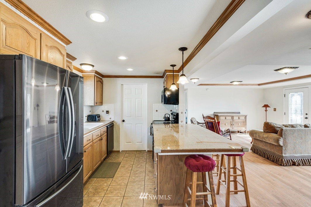 572 Windsor Place Northeast Renton, WA 98056 - Photo 7 of 25