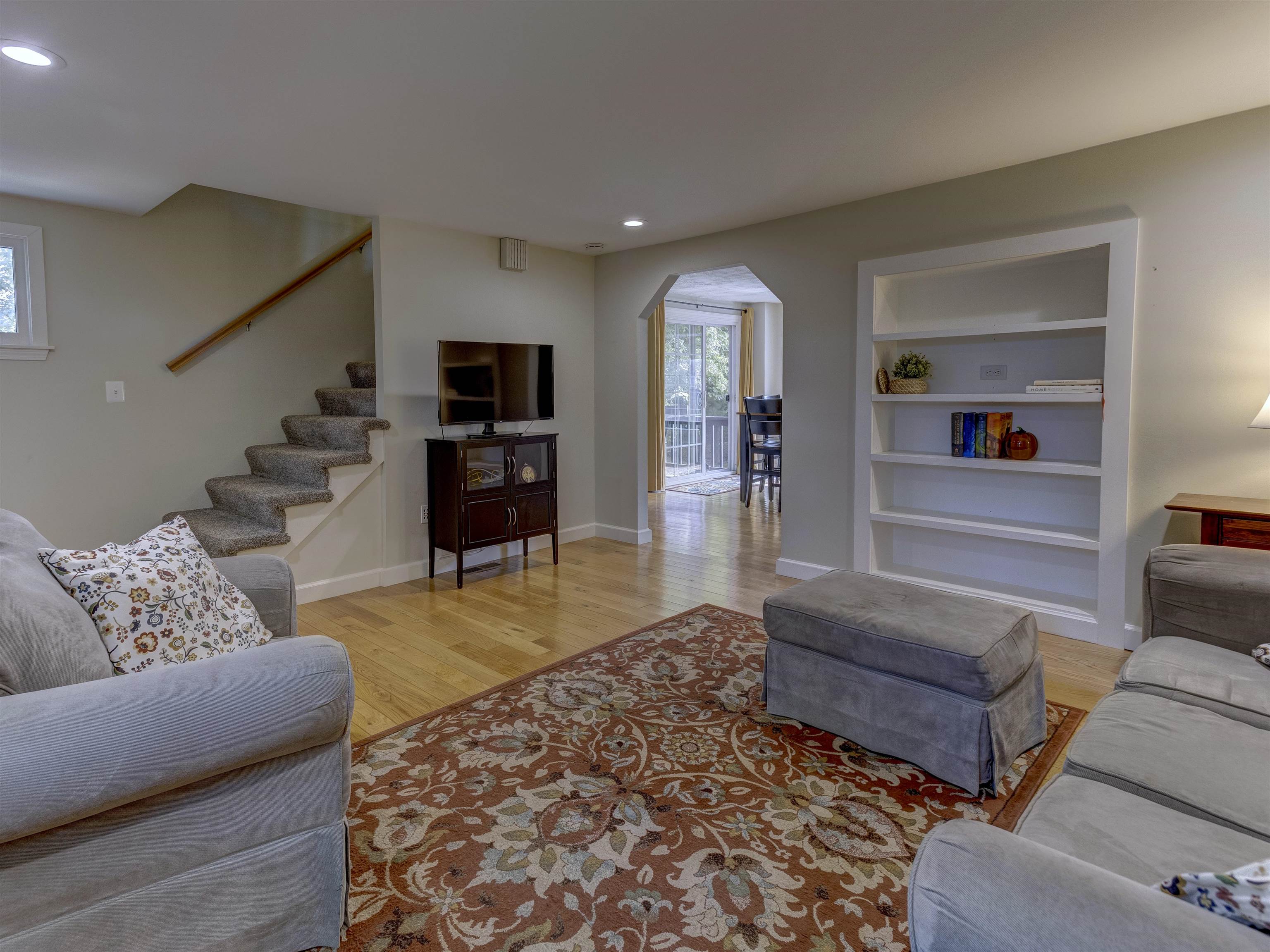 131 Cannongate III Road Nashua, NH 03063 - Photo 3 of 33 Gallery Image 3