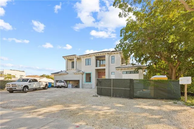 $7,450,000 | 3840 Crayton Road, Naples, FL 34103