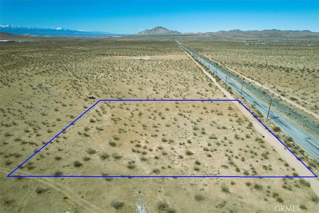 4 Quarry Road West Hills, CA 91307 - Photo 3 of 16 a view of a lake