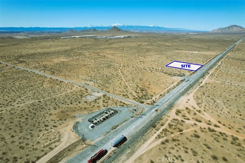 4 Quarry Road West Hills, CA 91307 - Photo 10 of 16 a view of an ocean beach