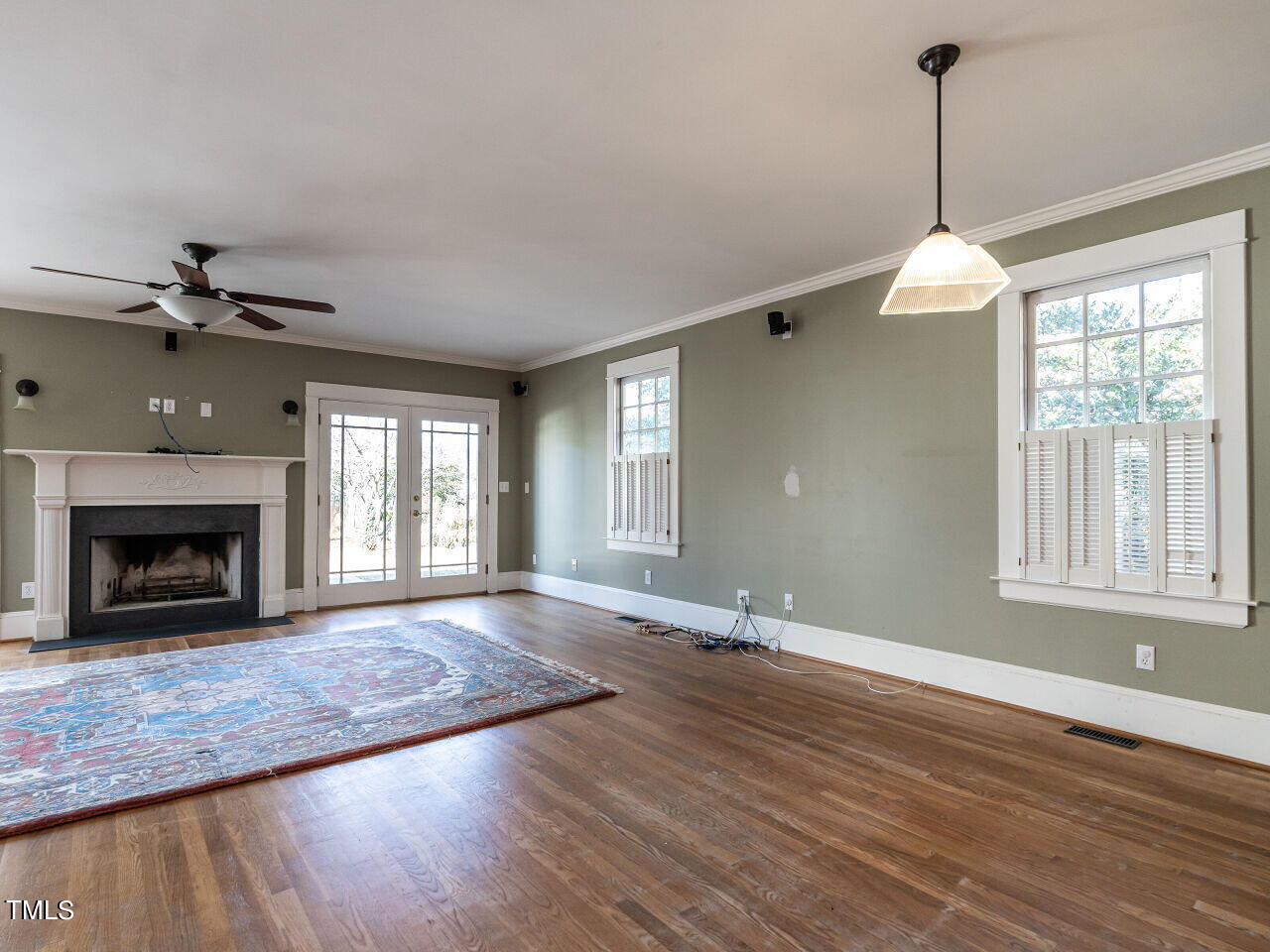 2113 St Marys Street Raleigh, NC 27608 - Photo 17 of 35 017-1280x960-family-room