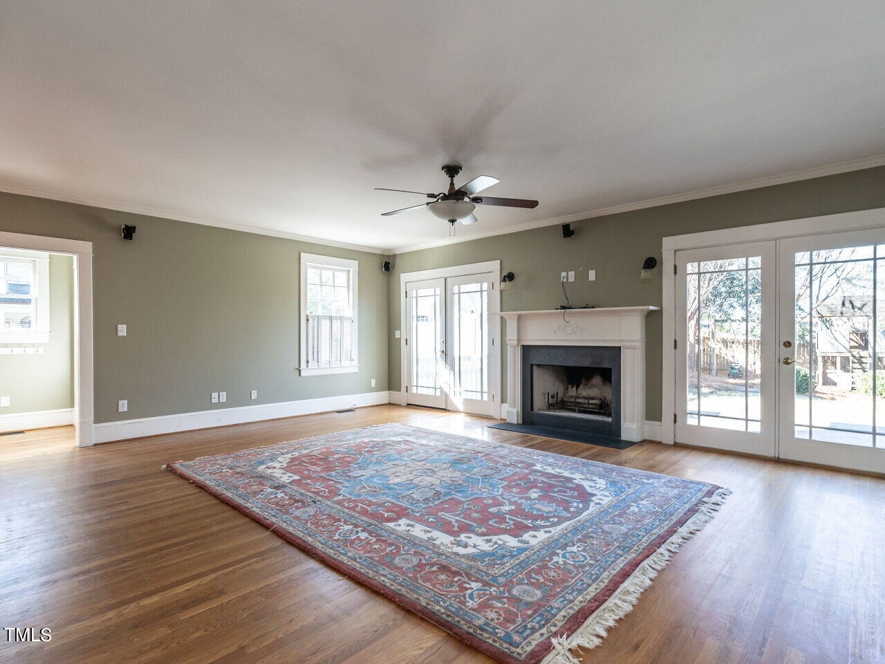 2113 St Marys Street Raleigh, NC 27608 - Photo 19 of 35 019-1280x960-family-room