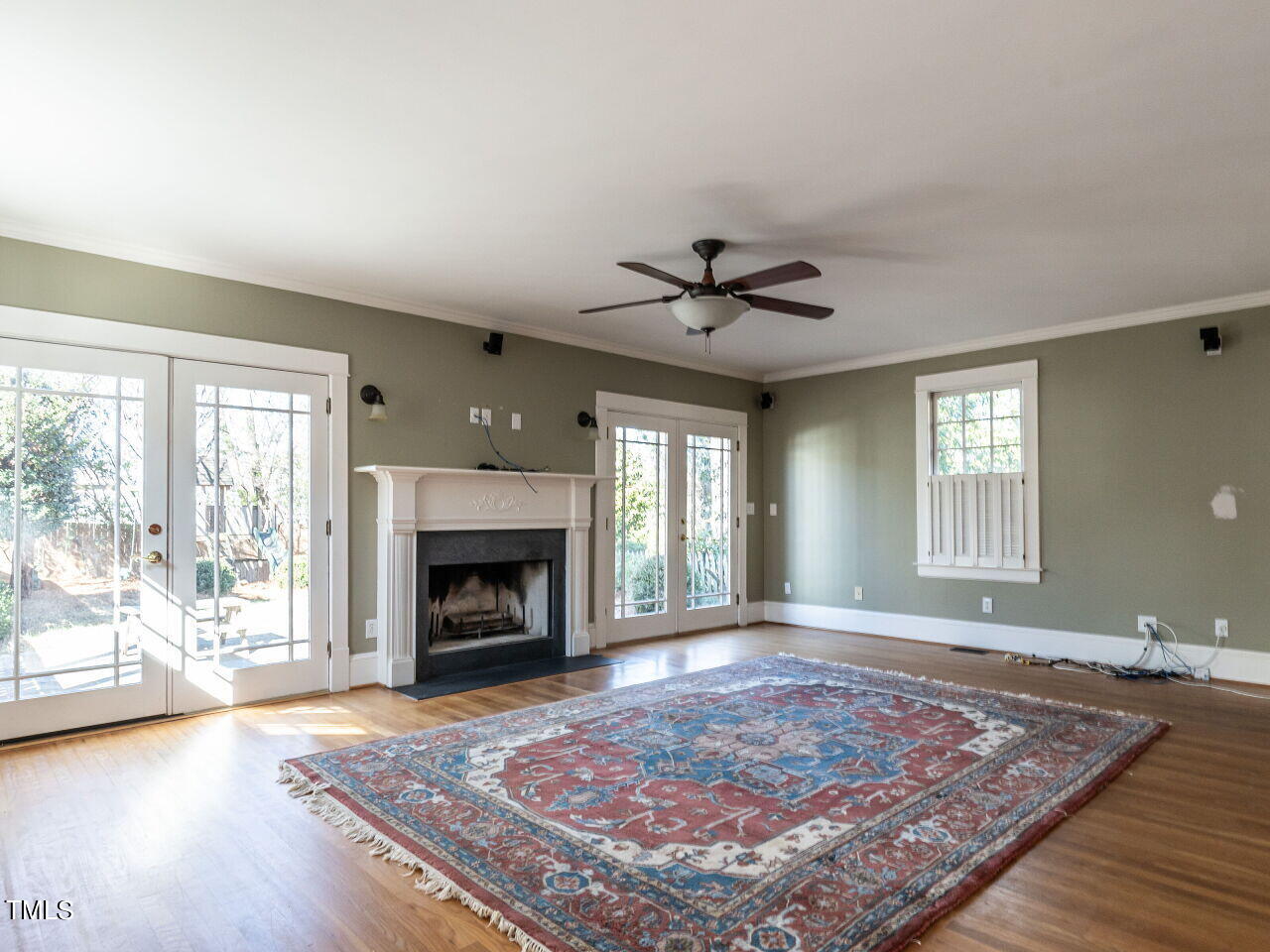 2113 St Marys Street Raleigh, NC 27608 - Photo 20 of 35 020-1280x960-family-room
