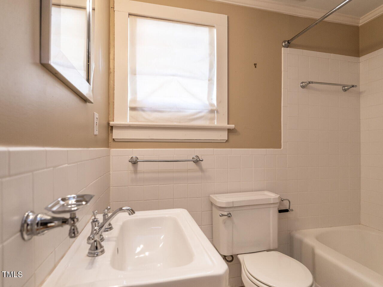 2113 St Marys Street Raleigh, NC 27608 - Photo 21 of 35 023-1280x960-bathroom