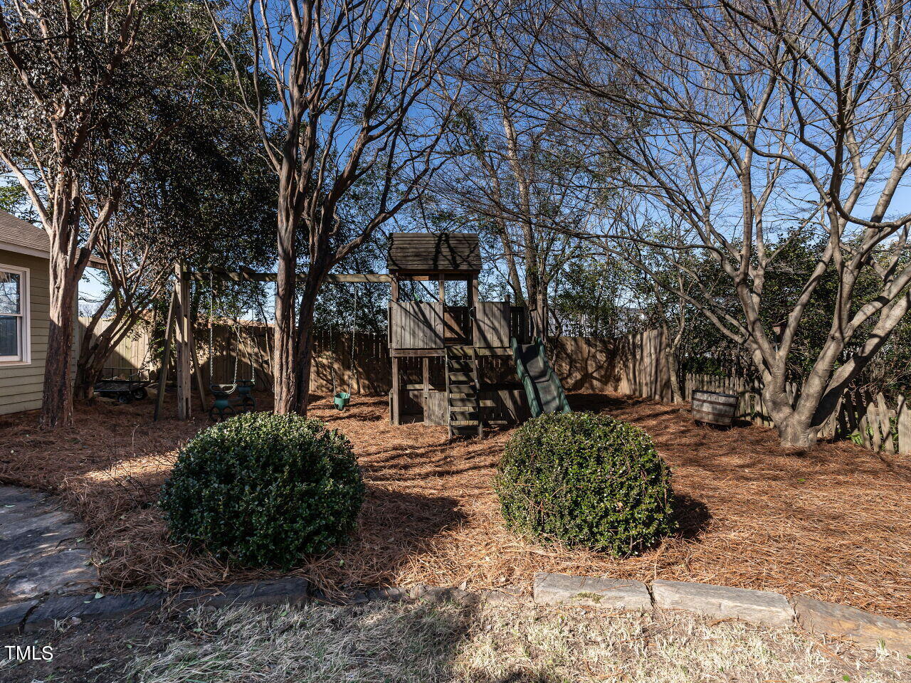 2113 St Marys Street Raleigh, NC 27608 - Photo 30 of 35 033-1280x960-backyard