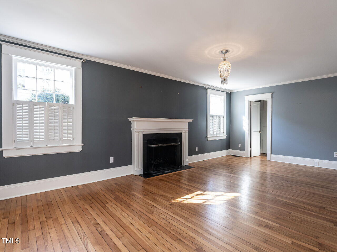 2113 St Marys Street Raleigh, NC 27608 - Photo 8 of 35 008-1280x960-living-room