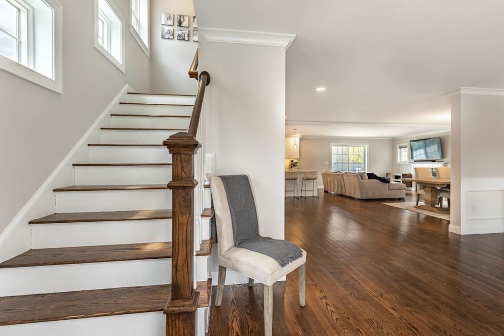 89 Robbins Road Arlington, MA 02476 - Photo 5 of 33