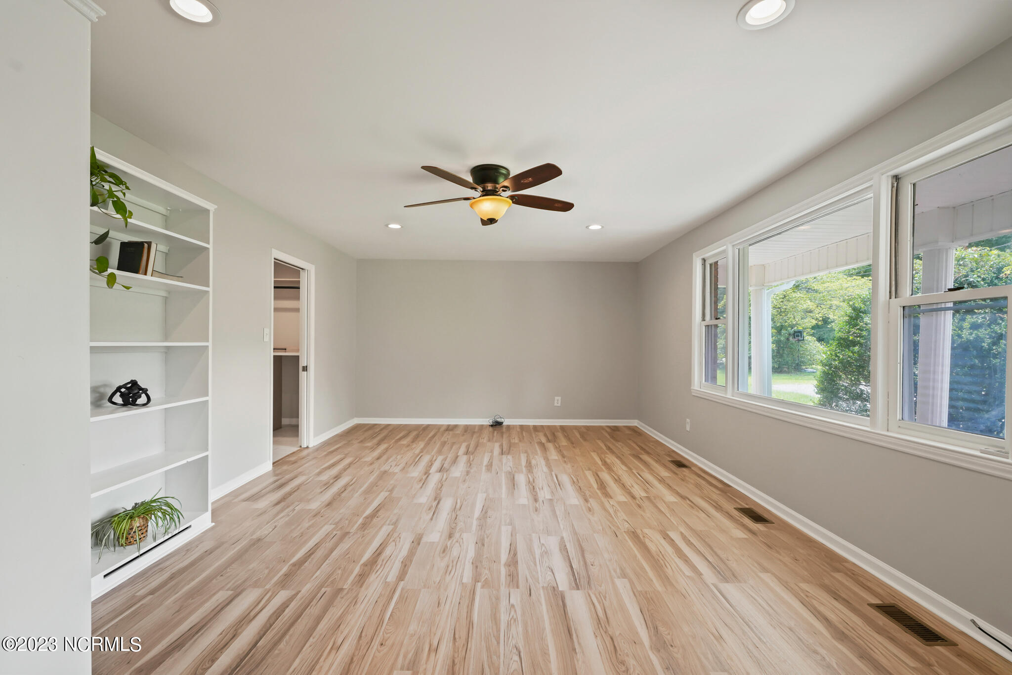 655 Michael Road Whispering Pines, NC 28327 - Photo 11 of 28 5-DSC00978
