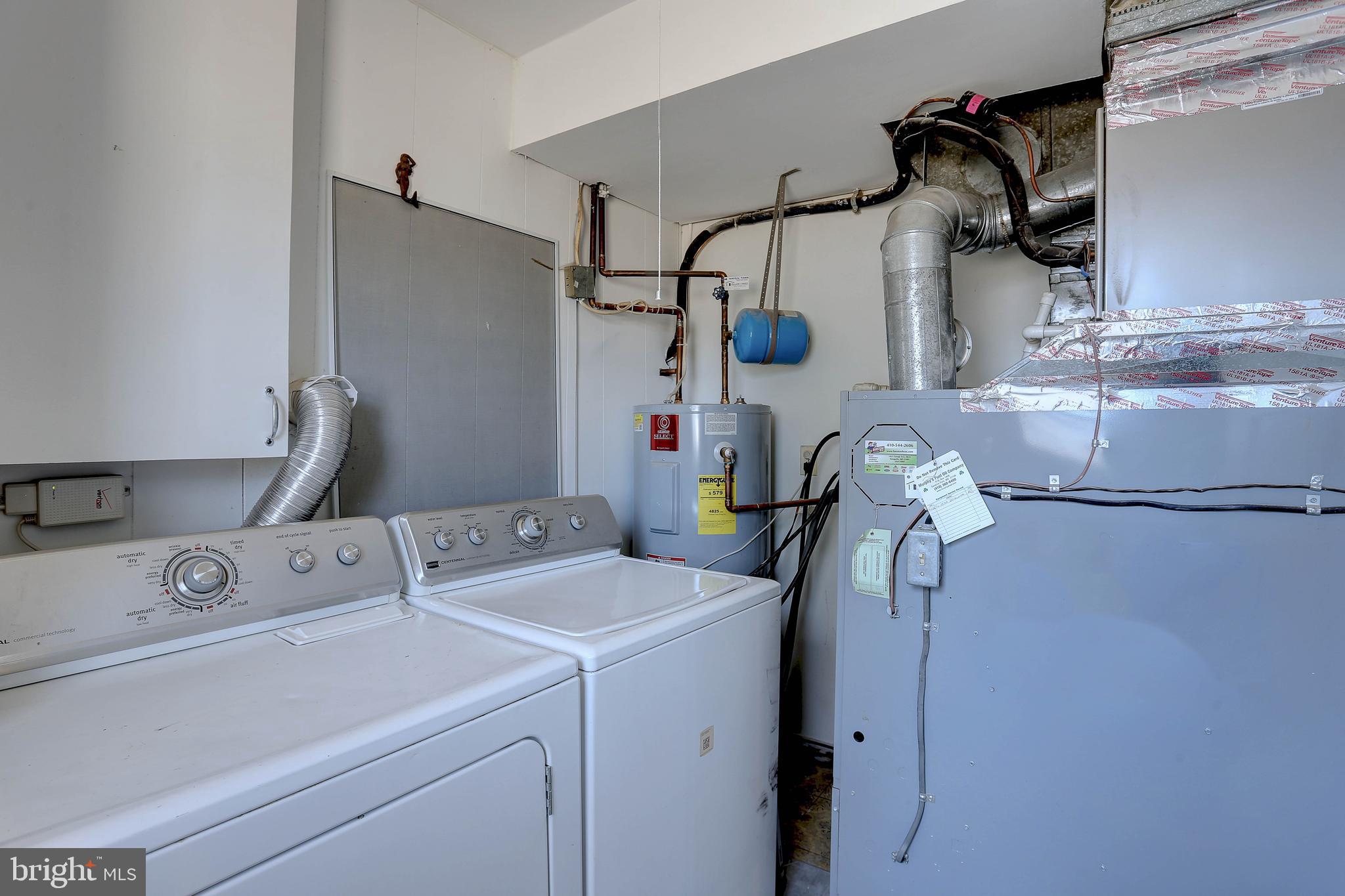 800 A Barrett Avenue Arnold, MD 21012 - Photo 25 of 30 a utility room with dryer and washer