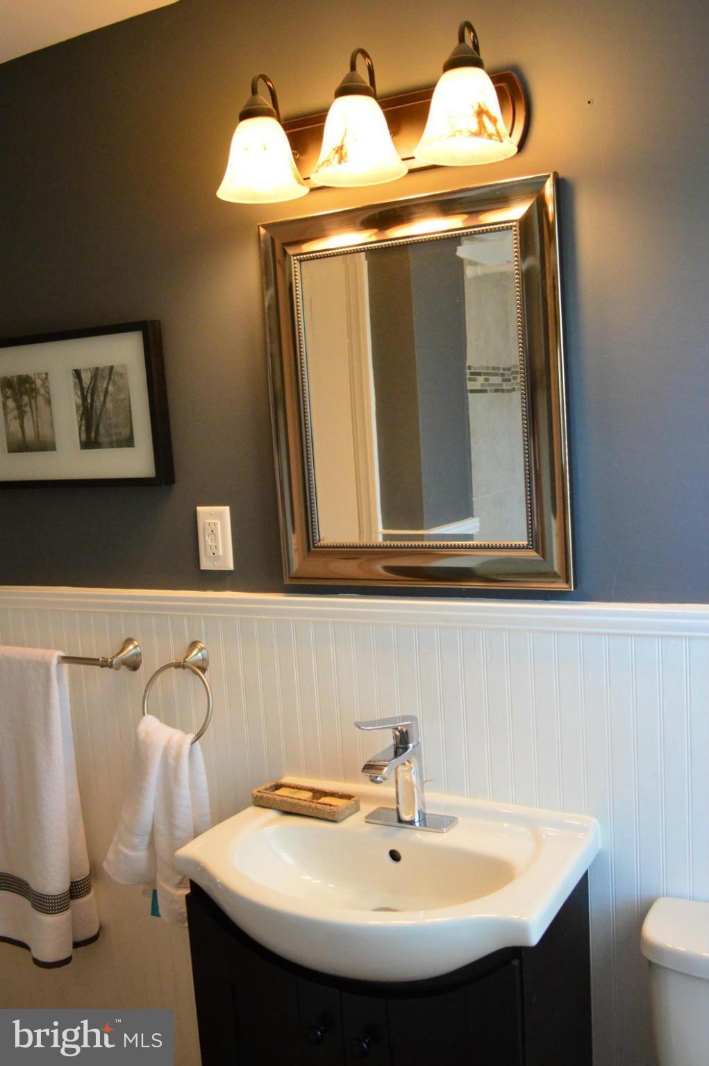 4939 West Hills Road Baltimore, MD 21229 - Photo 16 of 30 Bath