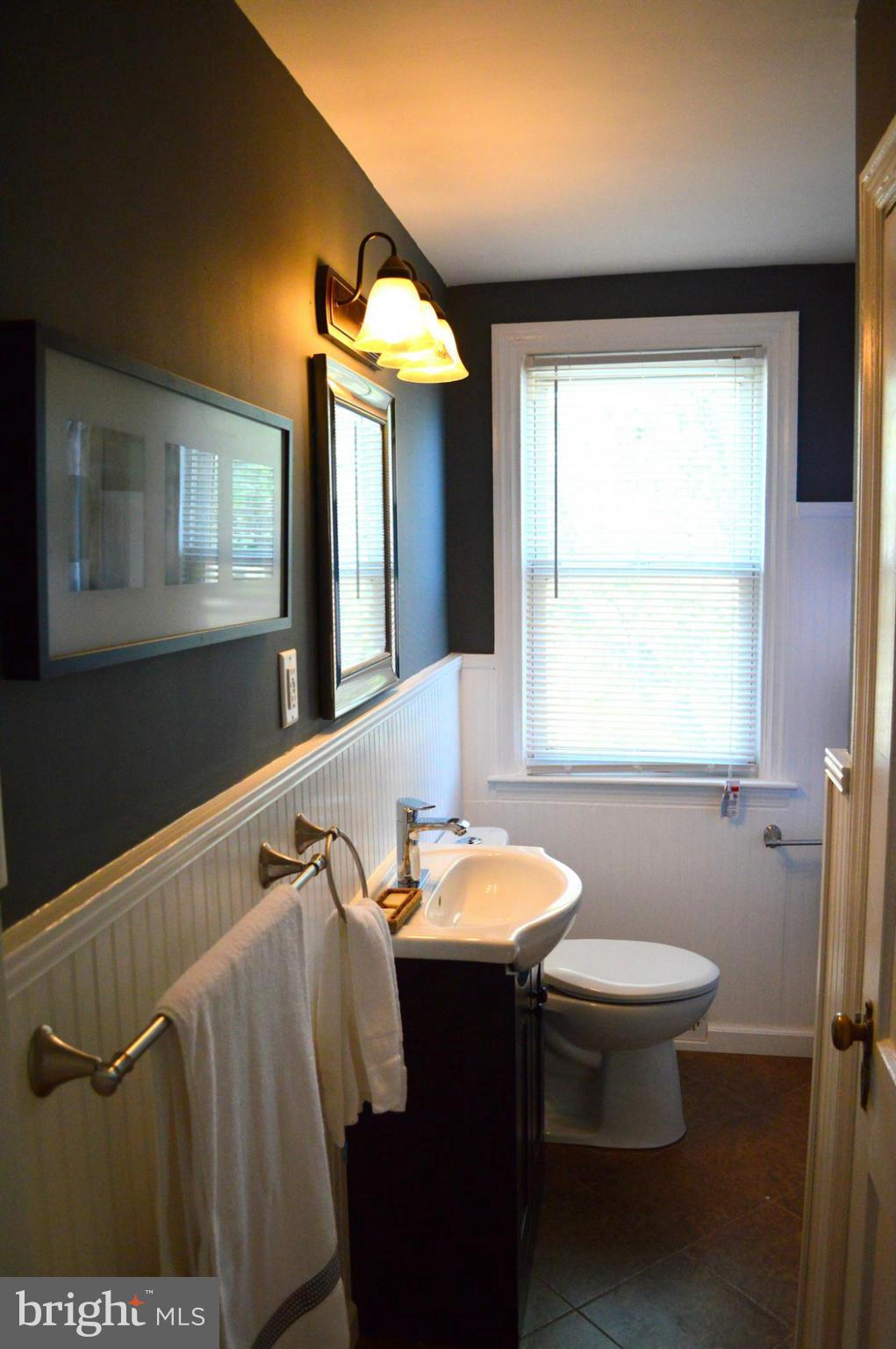4939 West Hills Road Baltimore, MD 21229 - Photo 19 of 30 Bath