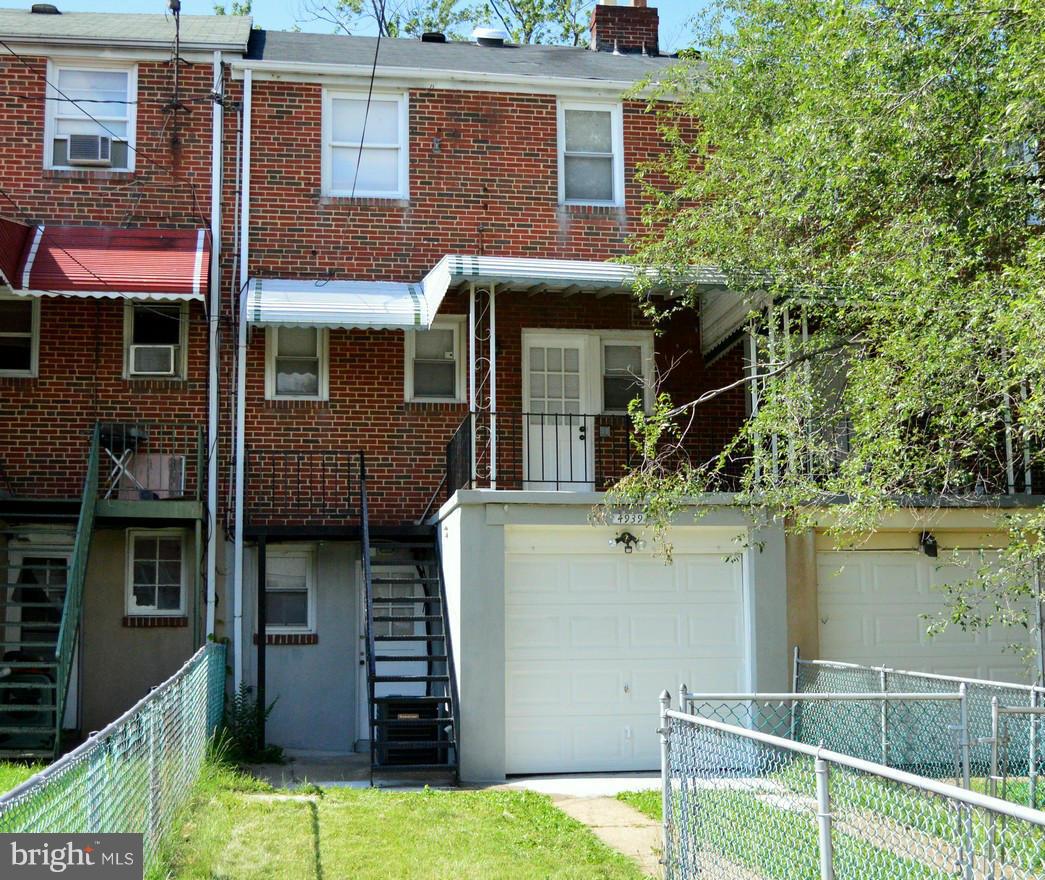 4939 West Hills Road Baltimore, MD 21229 - Photo 25 of 30 Exterior (Rear)
