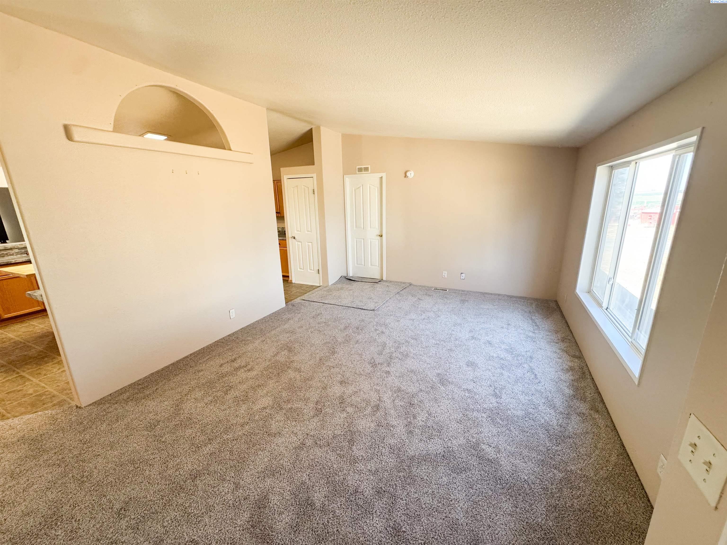 4732 Ringold Road Eltopia, WA 99330 - Photo 21 of 46 Gallery Image 21
