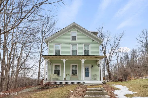 $425,000 | 3 Van Schaack Road, West Stockbridge, MA 01266