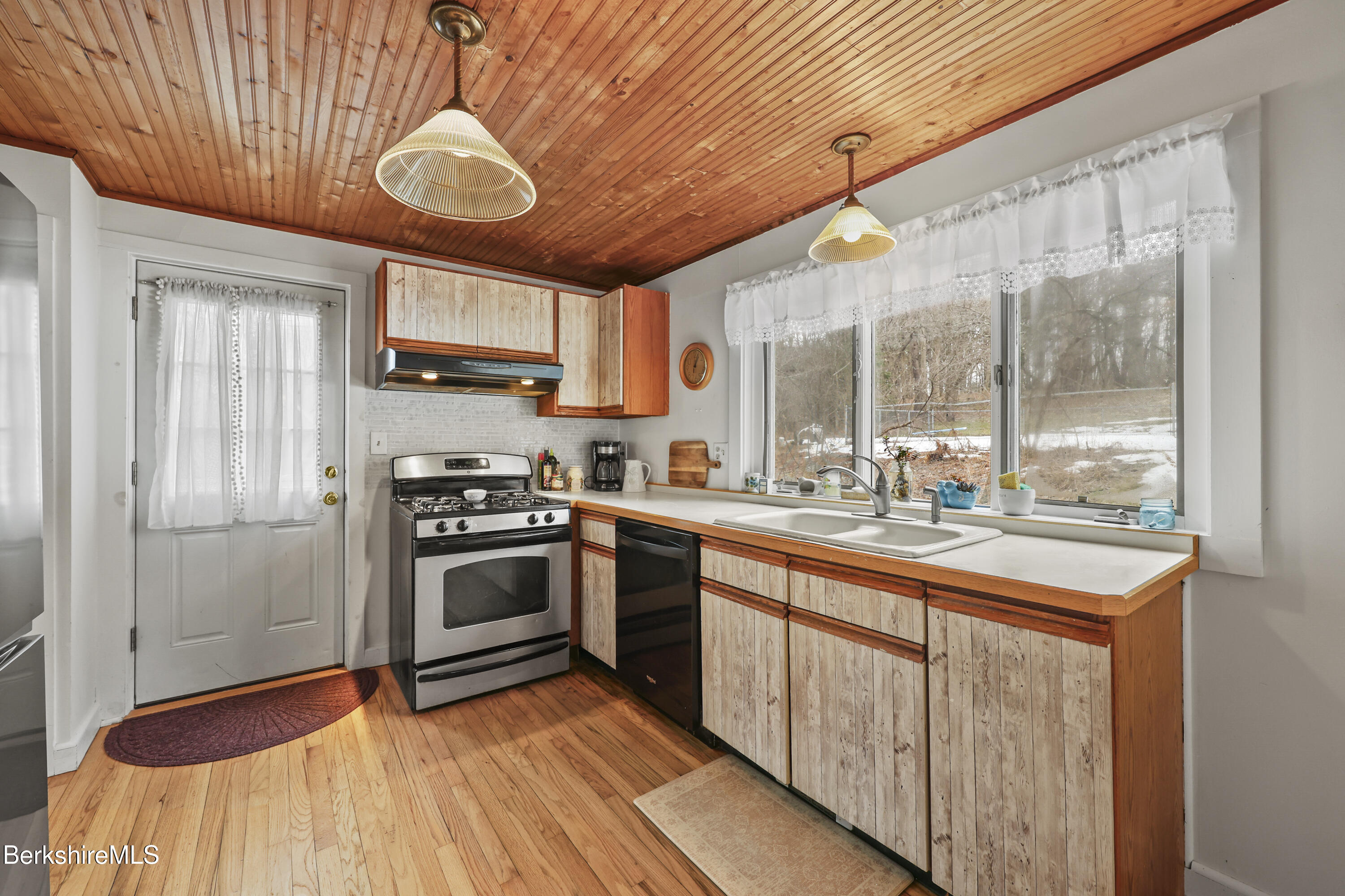 3 Van Schaack Road West Stockbridge, MA 01266 - Photo 12 of 43 80 Kitchen