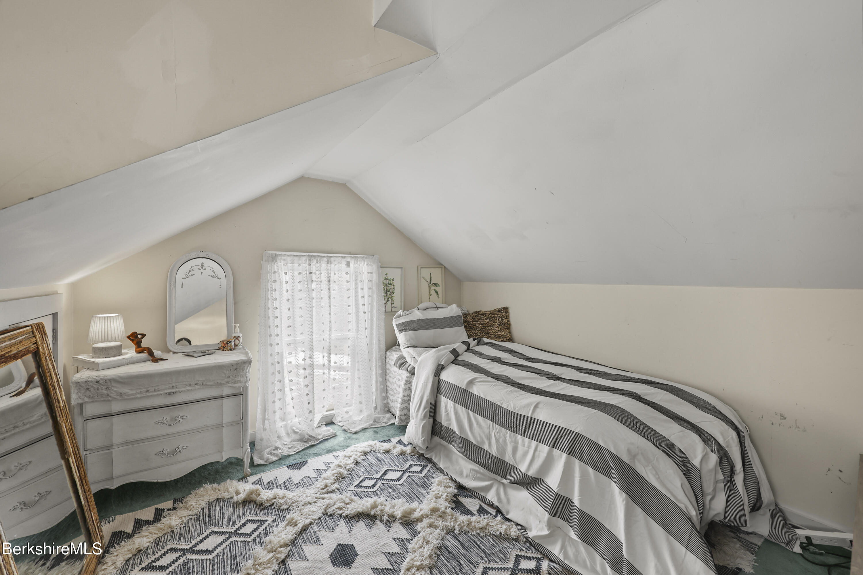 3 Van Schaack Road West Stockbridge, MA 01266 - Photo 27 of 42 165 Third Floor