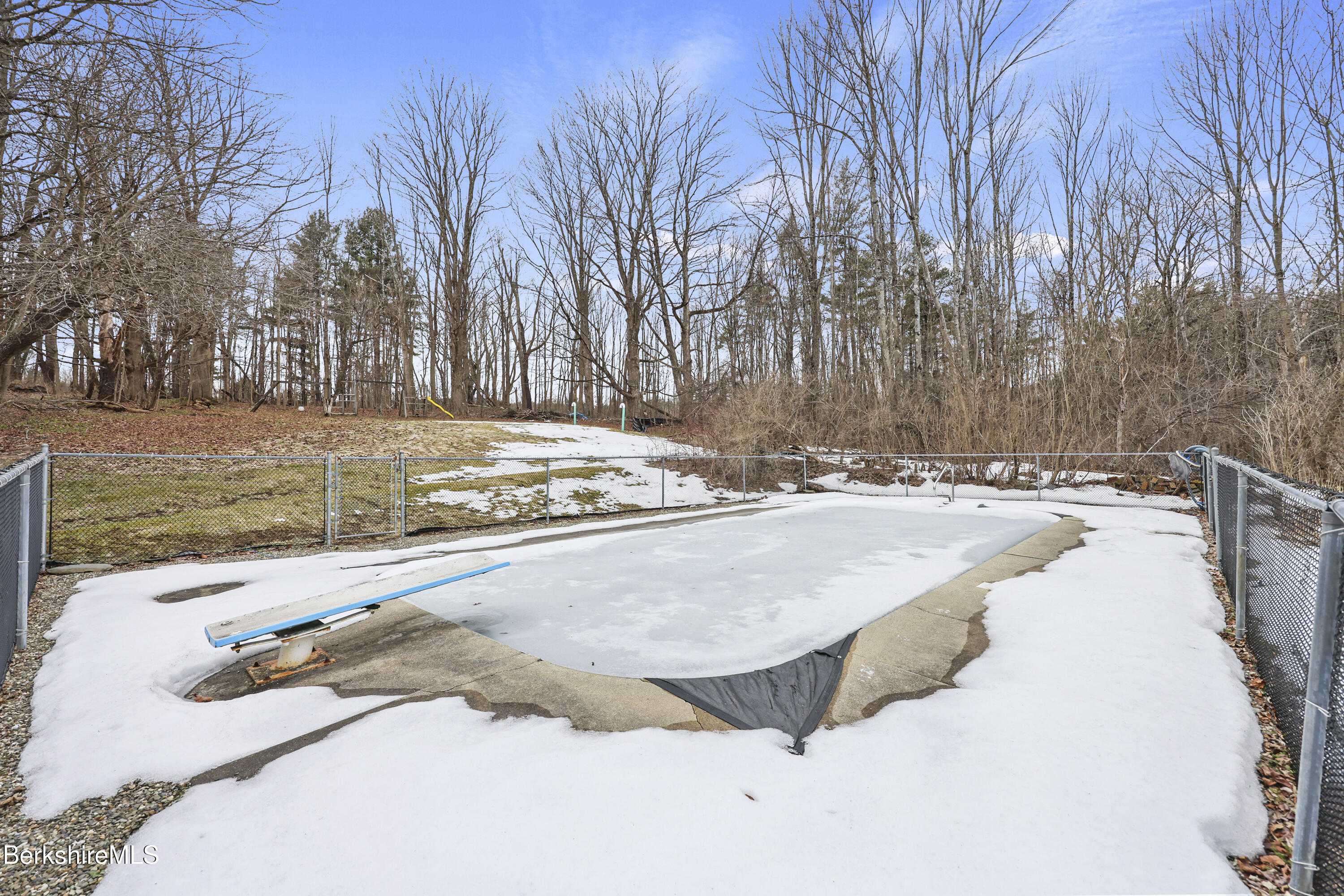3 Van Schaack Road West Stockbridge, MA 01266 - Photo 37 of 43 195 Pool