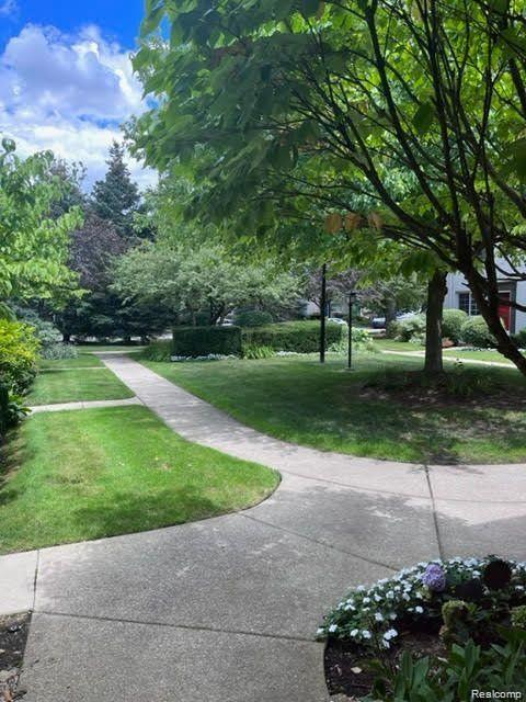 1722 Graefield Road, Unit 46 Birmingham, MI 48009 - Photo 13 of 47