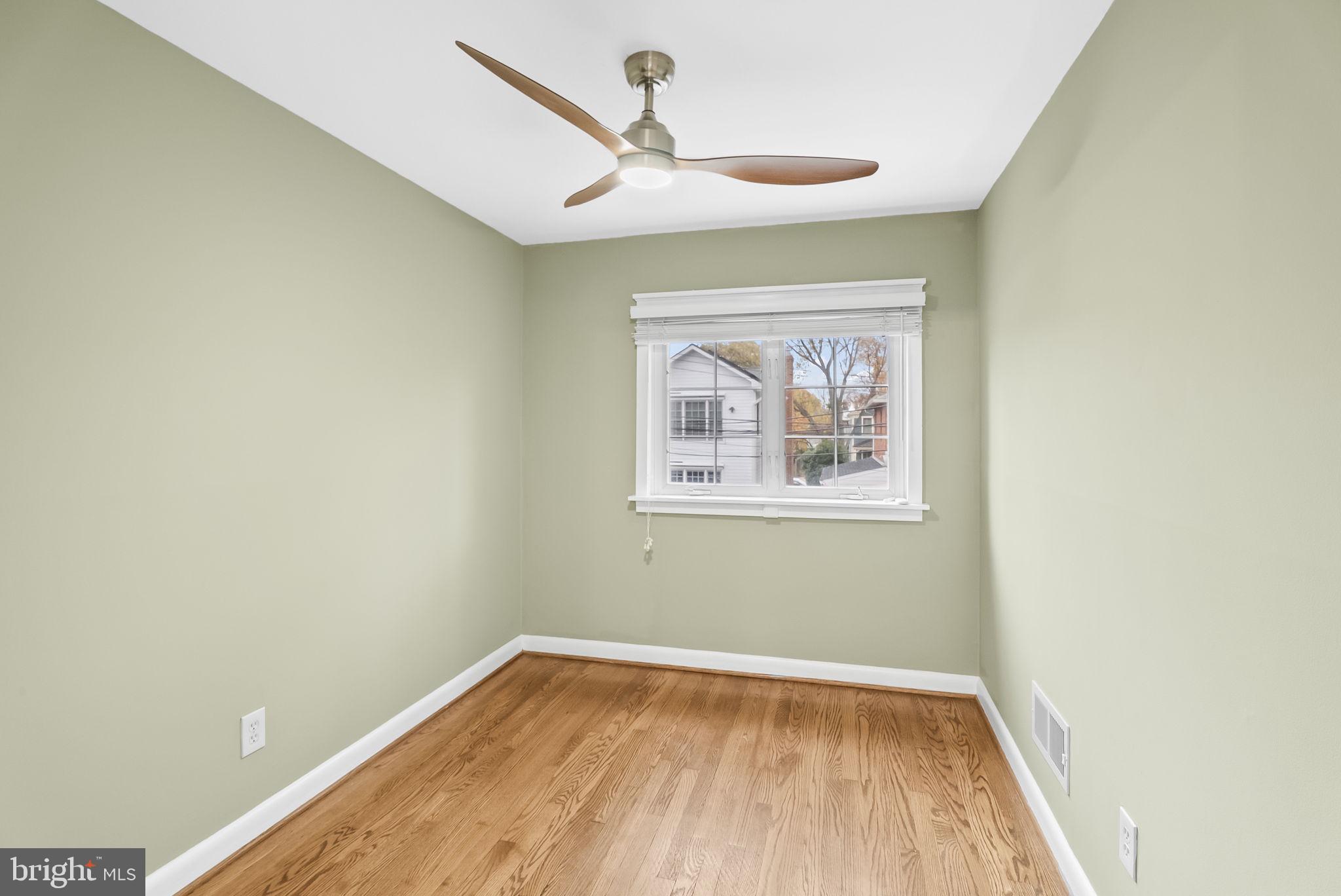 433 Earl Street Alexandria, VA 22314 - Photo 18 of 30 a view of empty room with window