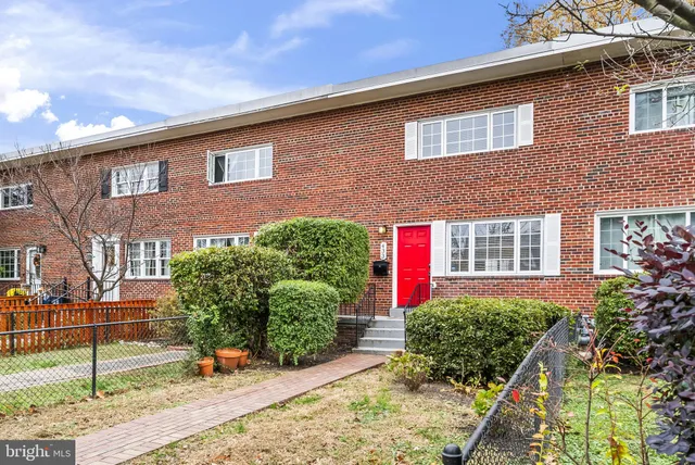 $4,400 | 433 Earl Street, Alexandria, VA 22314