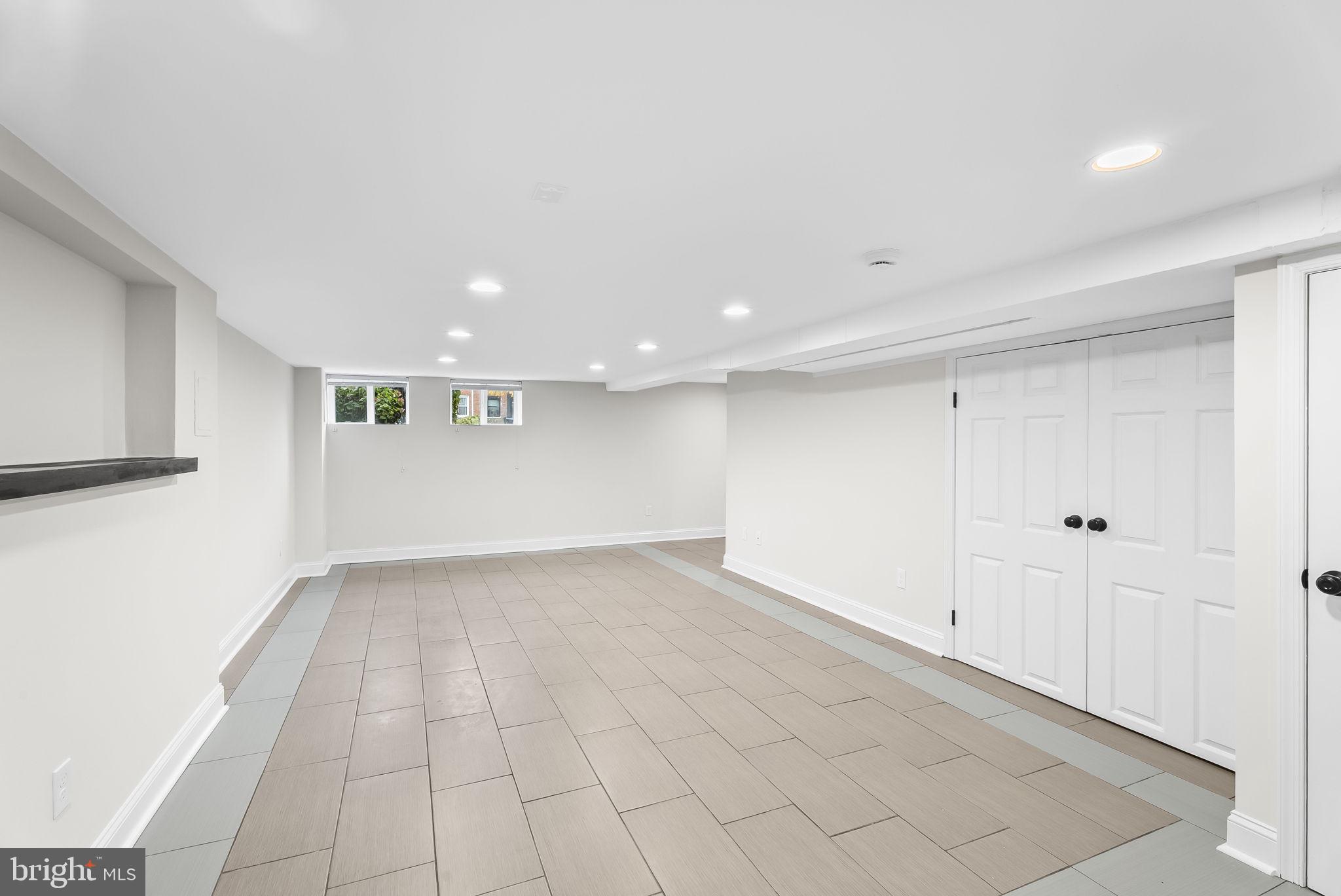 433 Earl Street Alexandria, VA 22314 - Photo 23 of 30 a view of an empty room