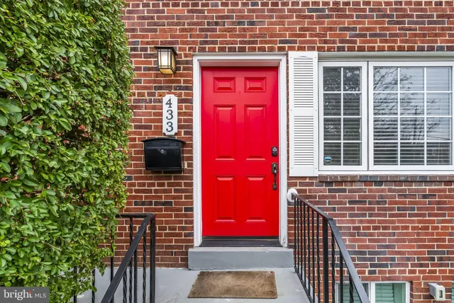 $4,400 | 433 Earl Street, Alexandria, VA 22314